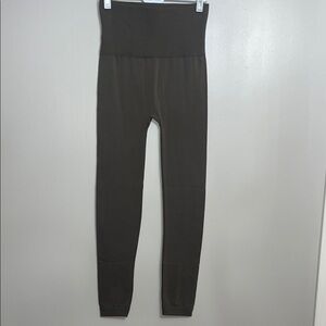 Brown High-Waisted Leggings with Seamless Design